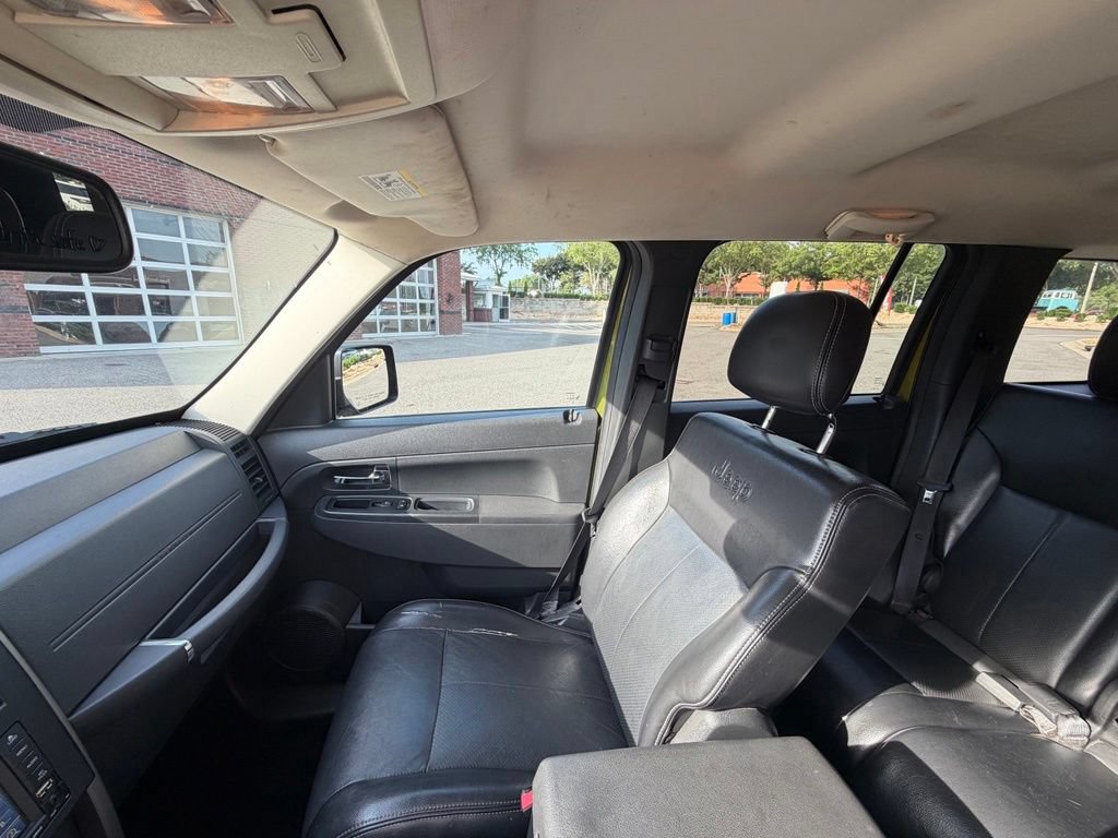 Used 2012 Jeep Liberty Sport AWD/4WD image 17