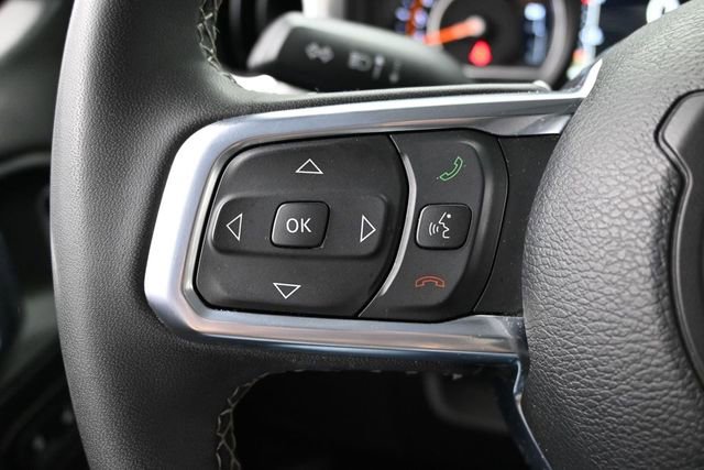 Used 2025 Jeep Wrangler Unlimited Sahara AWD/4WD image 25