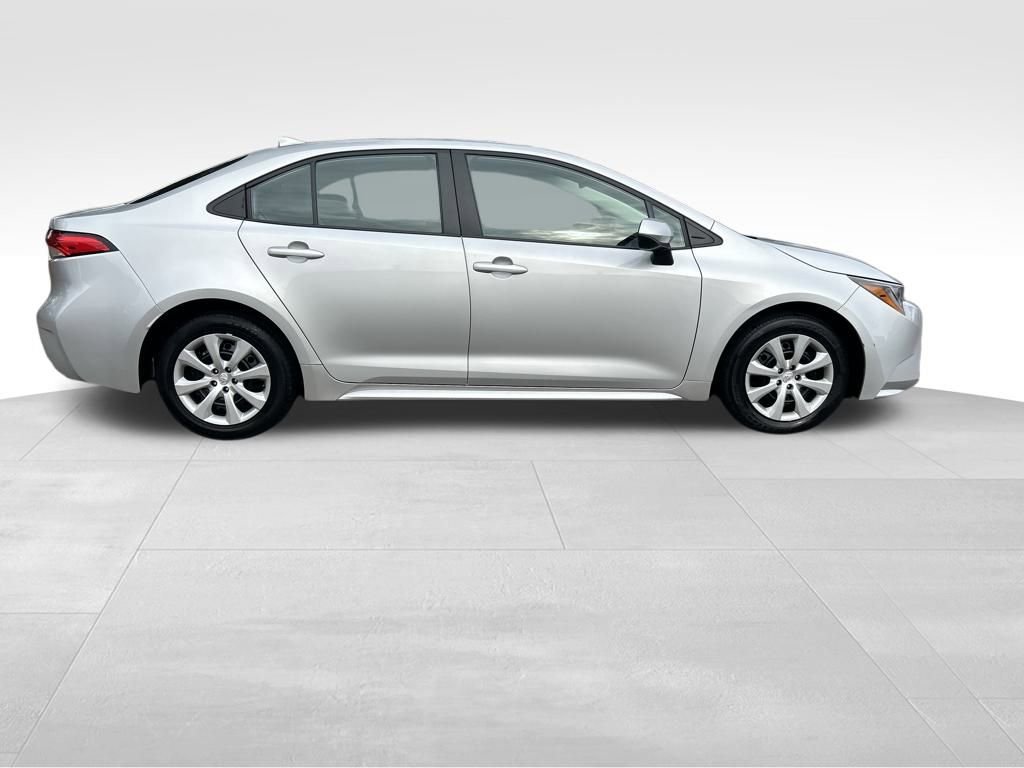 Used 2023 Toyota Corolla LE image 7