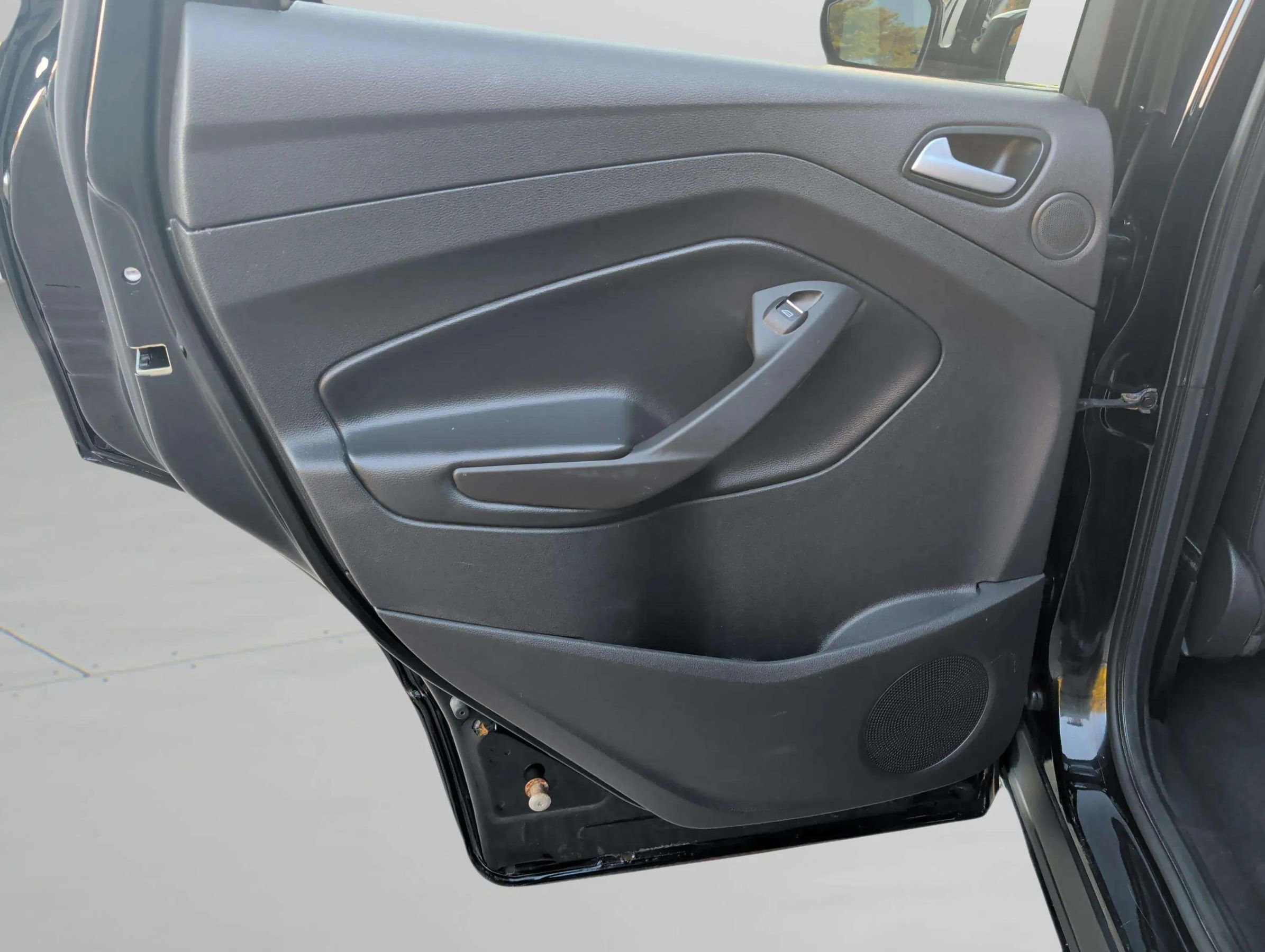Used 2017 Ford Escape Titanium image 31