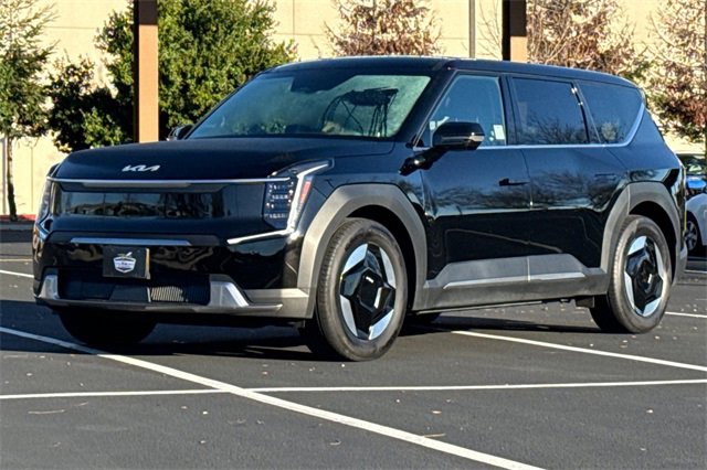 Certified 2024 Kia EV9 Light Long Range image 10