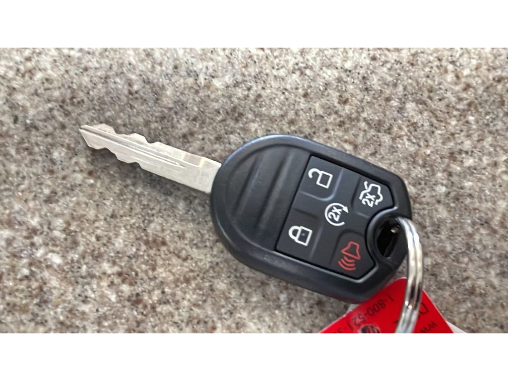 Used 2019 Ford Taurus SEL FWD image 19