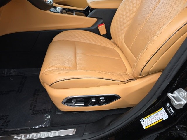 Used 2024 Jeep Grand Cherokee L Summit image 15