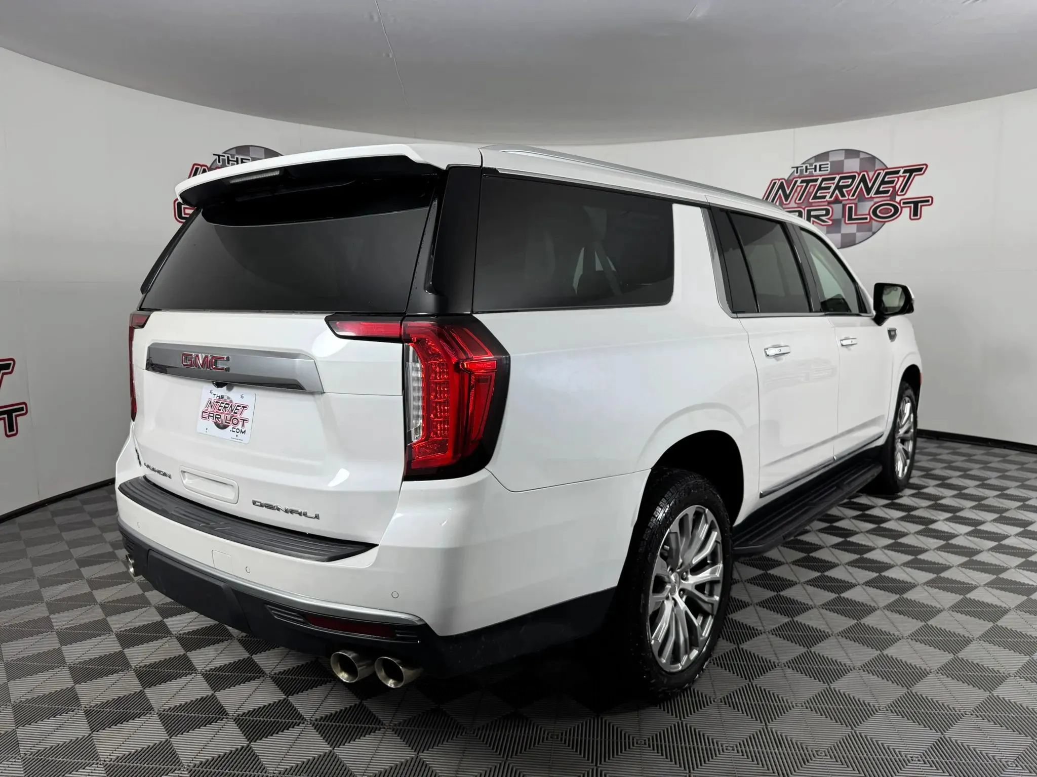 Used 2022 GMC Yukon XL Denali AWD/4WD image 7