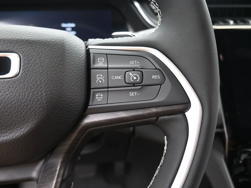 New 2025 Jeep Grand Cherokee L Limited image 33