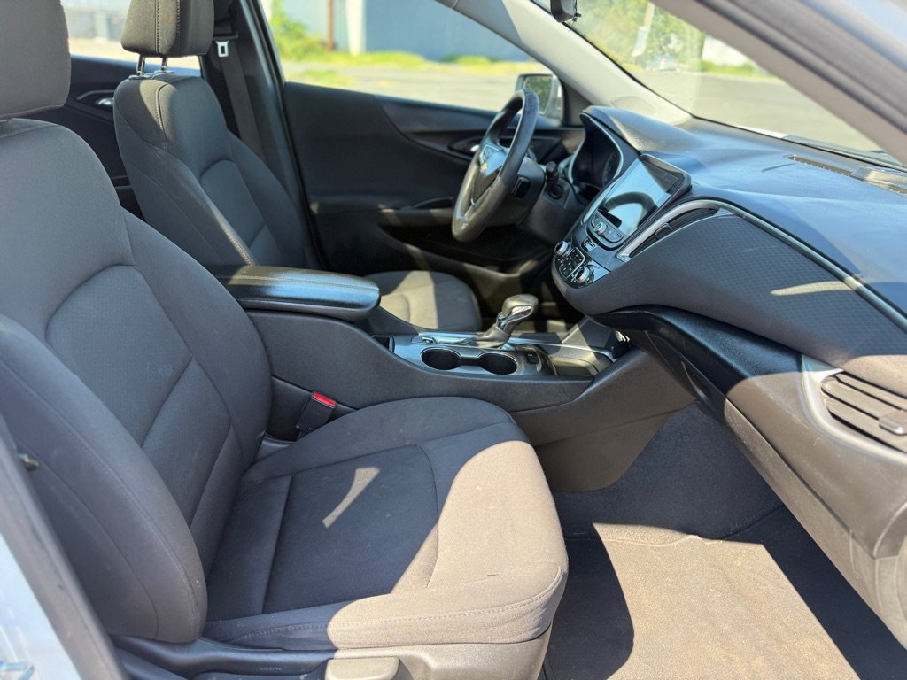 Used 2022 Chevrolet Malibu LT FWD image 19
