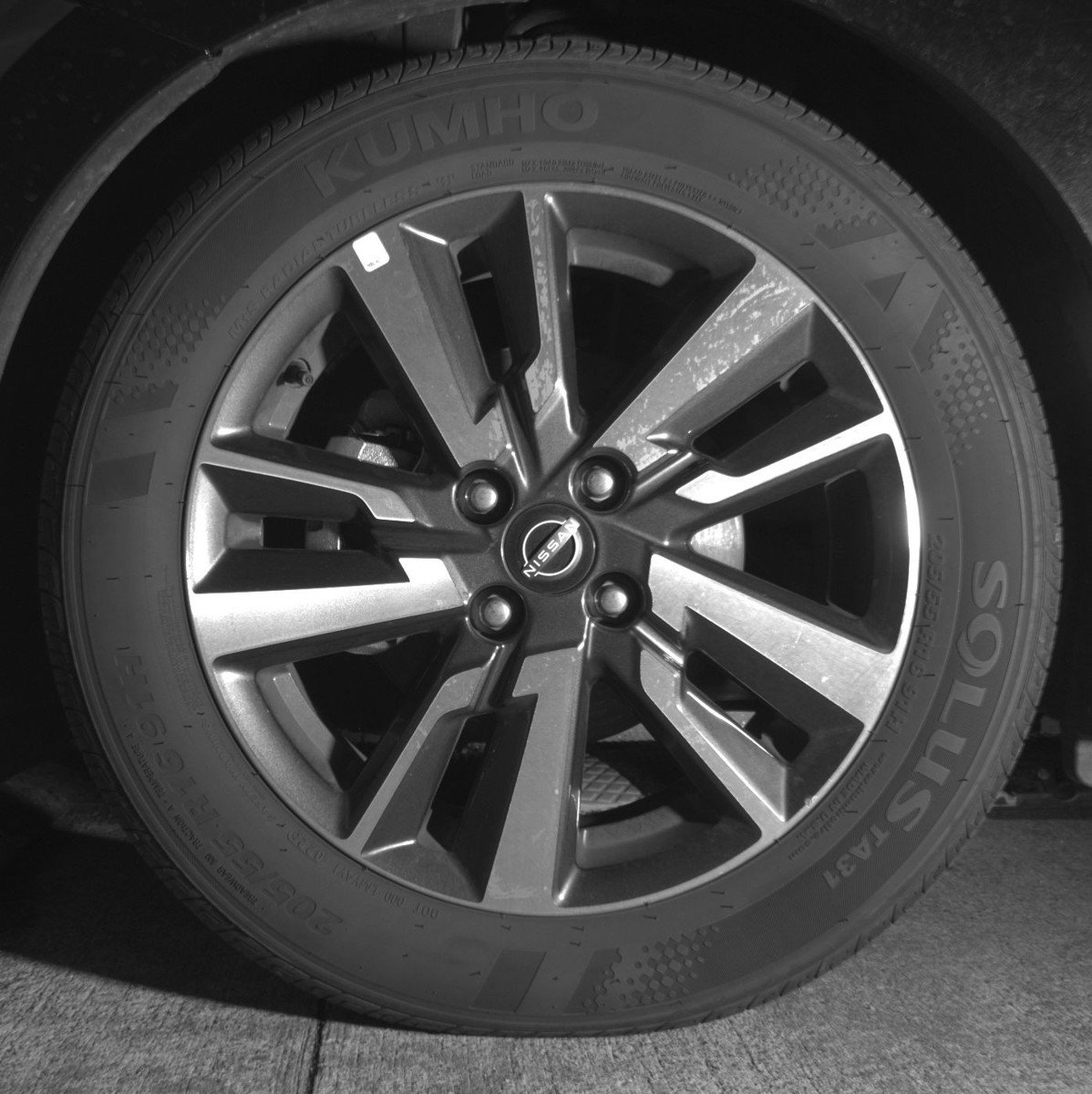 Used 2025 Nissan Versa SV image 12