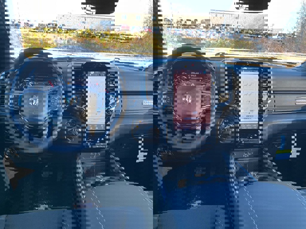 New 2026 RAM 1500 4x4 Crew Cab image 17