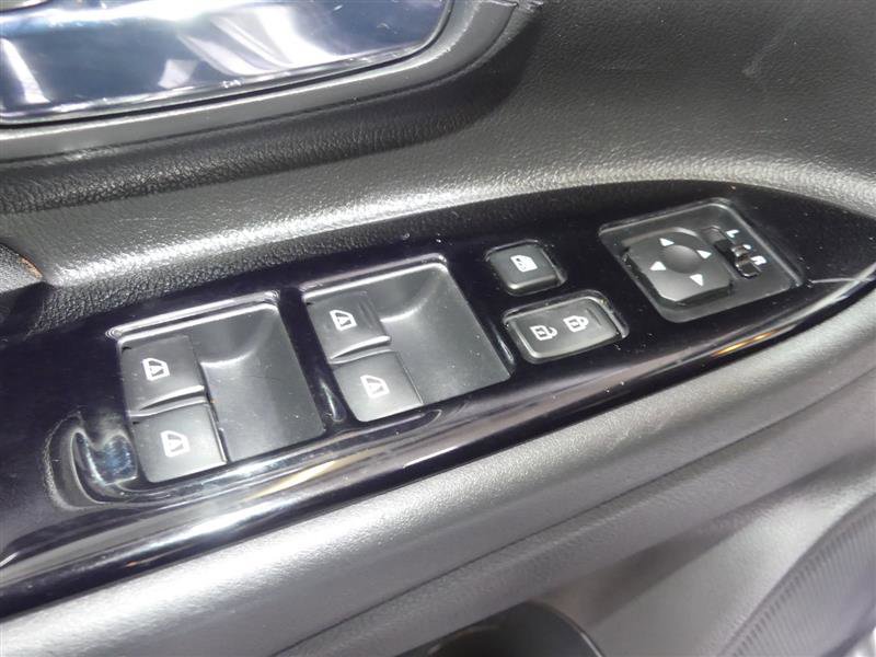 Used 2020 Mitsubishi Outlander SE image 19