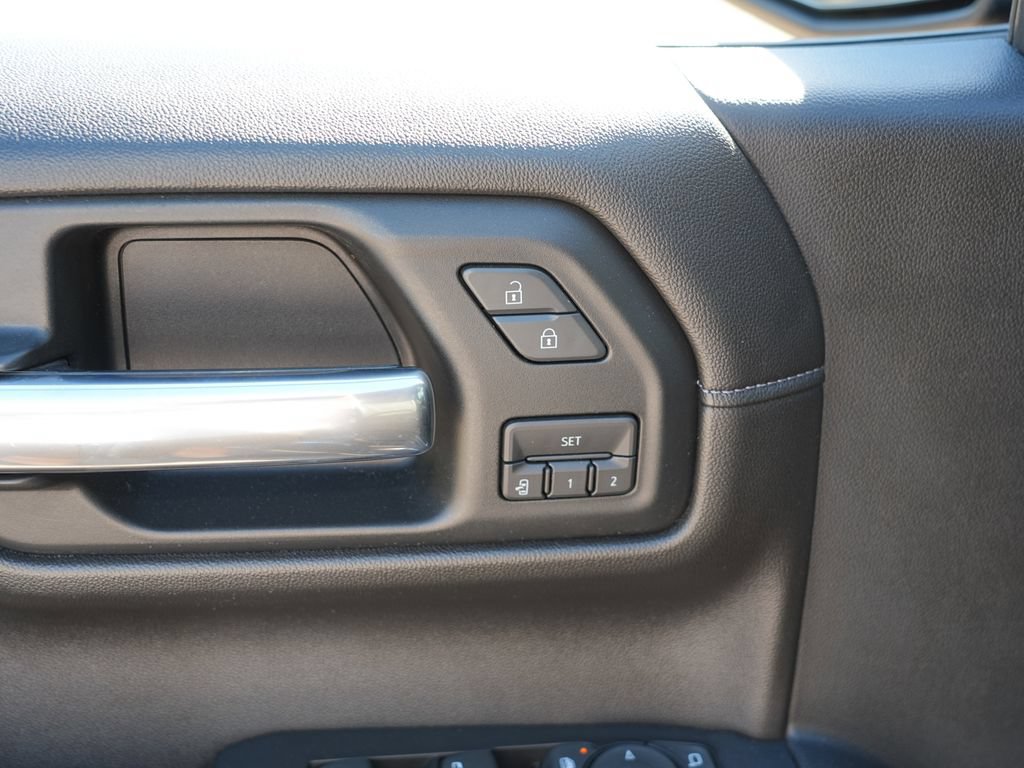 Used 2019 GMC Sierra 1500 SLT w/ SLT Premium Plus Package AWD/4WD image 18