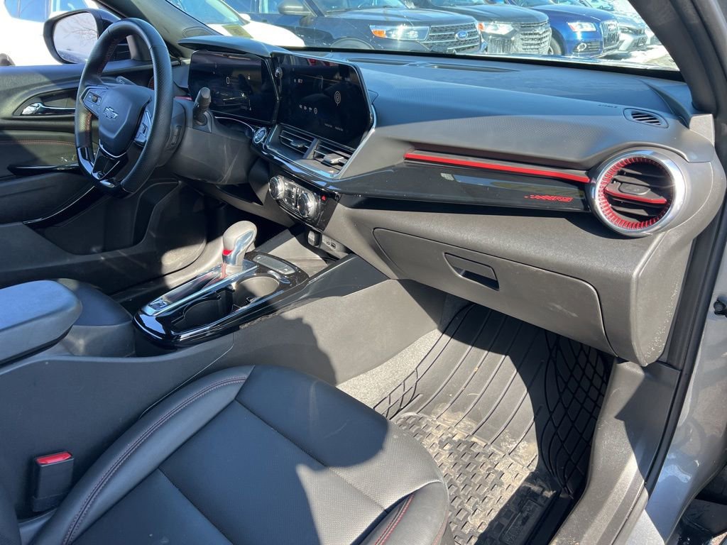 Used 2024 Chevrolet Trax RS w/ Sunroof Package image 27