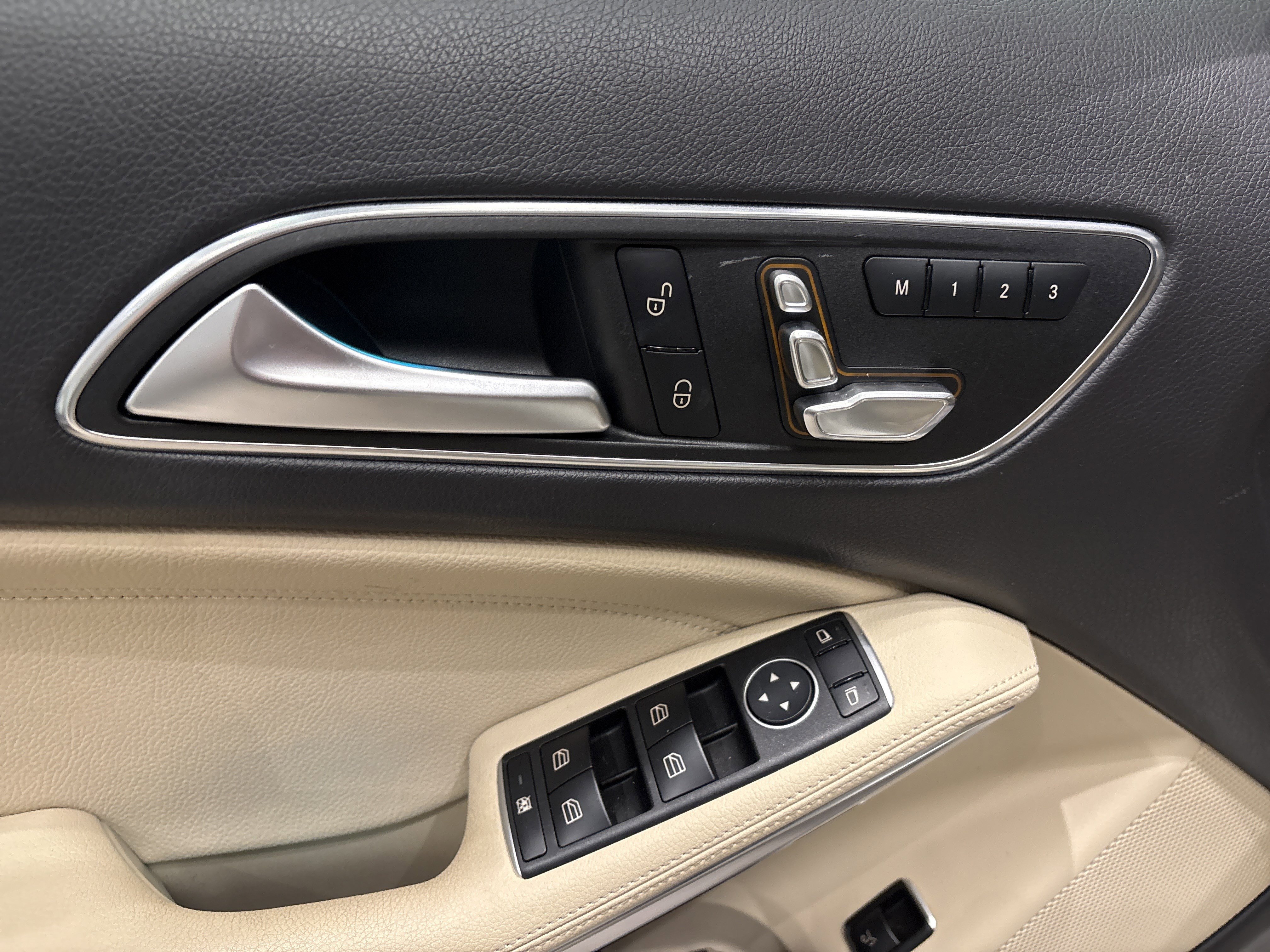 Used 2019 Mercedes-Benz GLA 250 4MATIC image 9