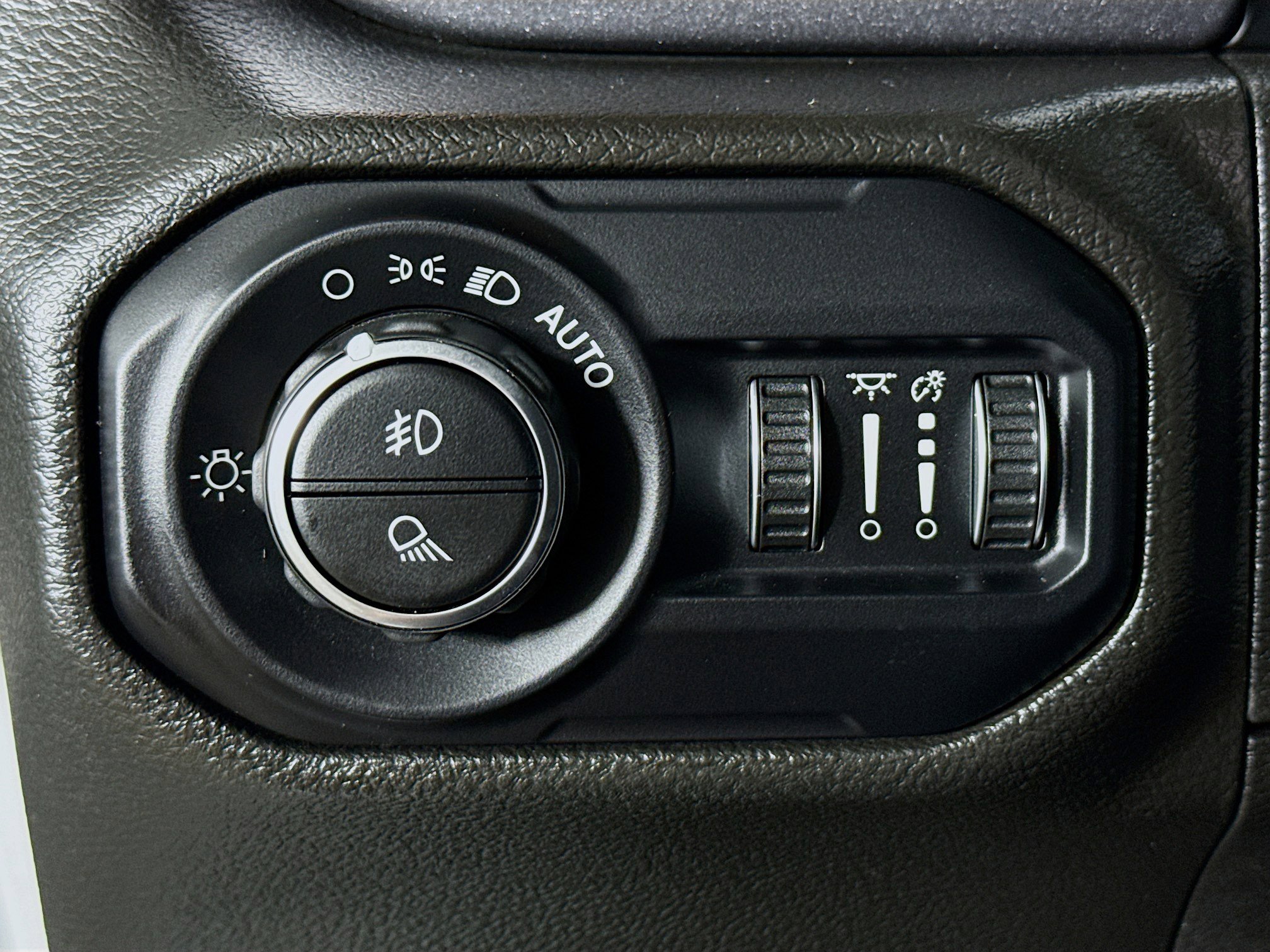 Used 2022 Jeep Gladiator Mojave image 9