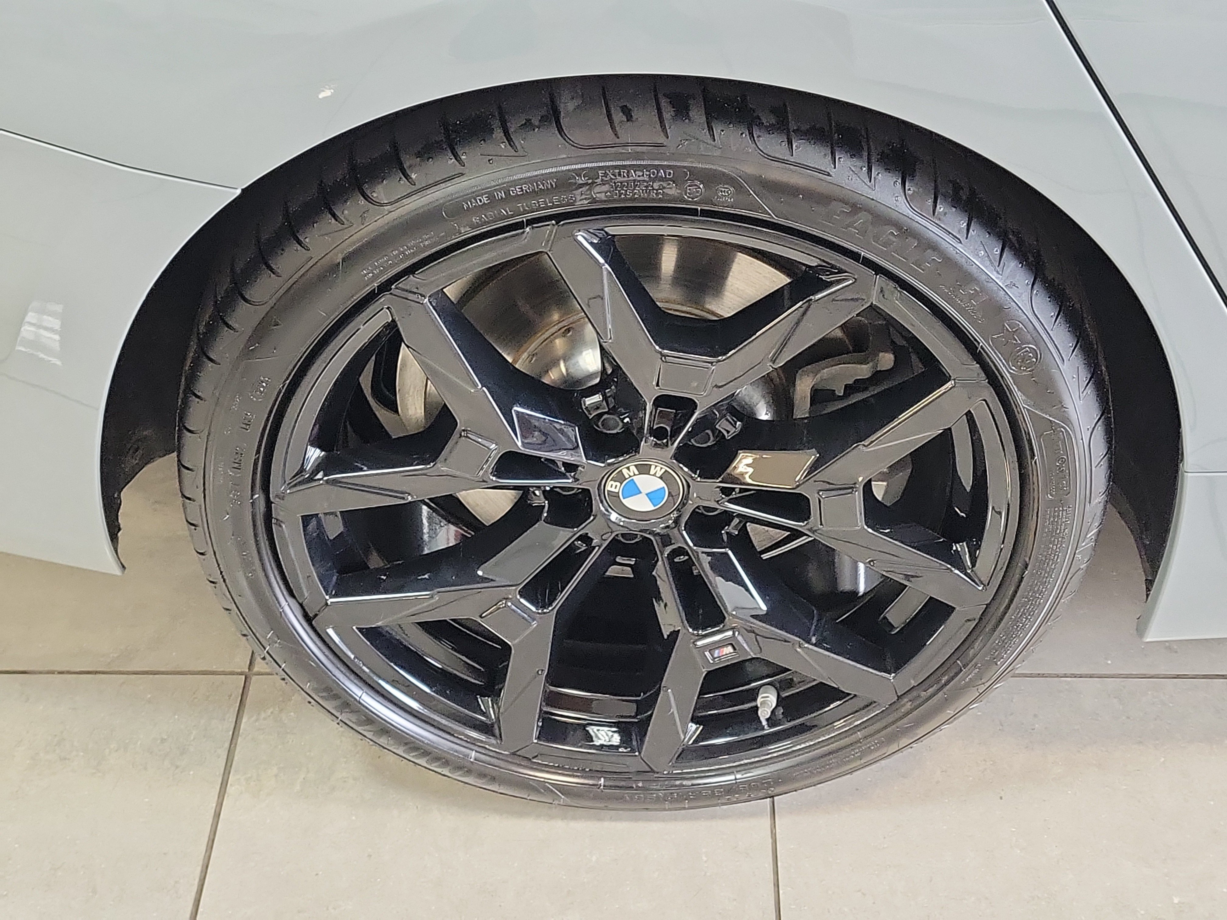 Used 2026 BMW 330i Sedan w/ M Sport Package RWD image 6
