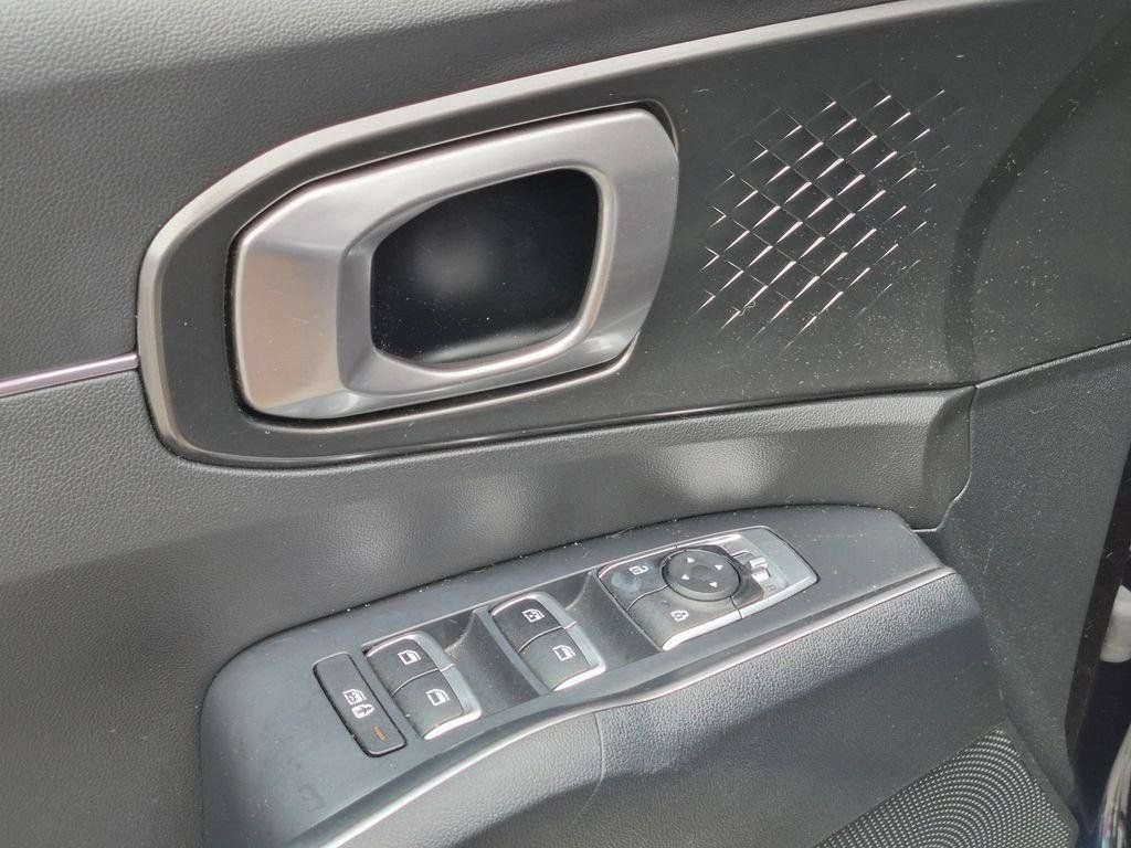Certified 2023 Kia Sorento EX AWD/4WD image 13