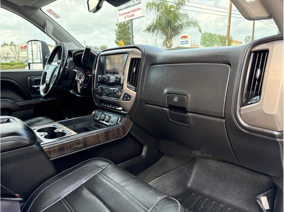 Used 2015 GMC Sierra 3500 Denali image 13