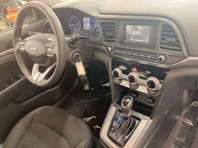 Used 2019 Hyundai Elantra SE w/ Cargo Package FWD image 18