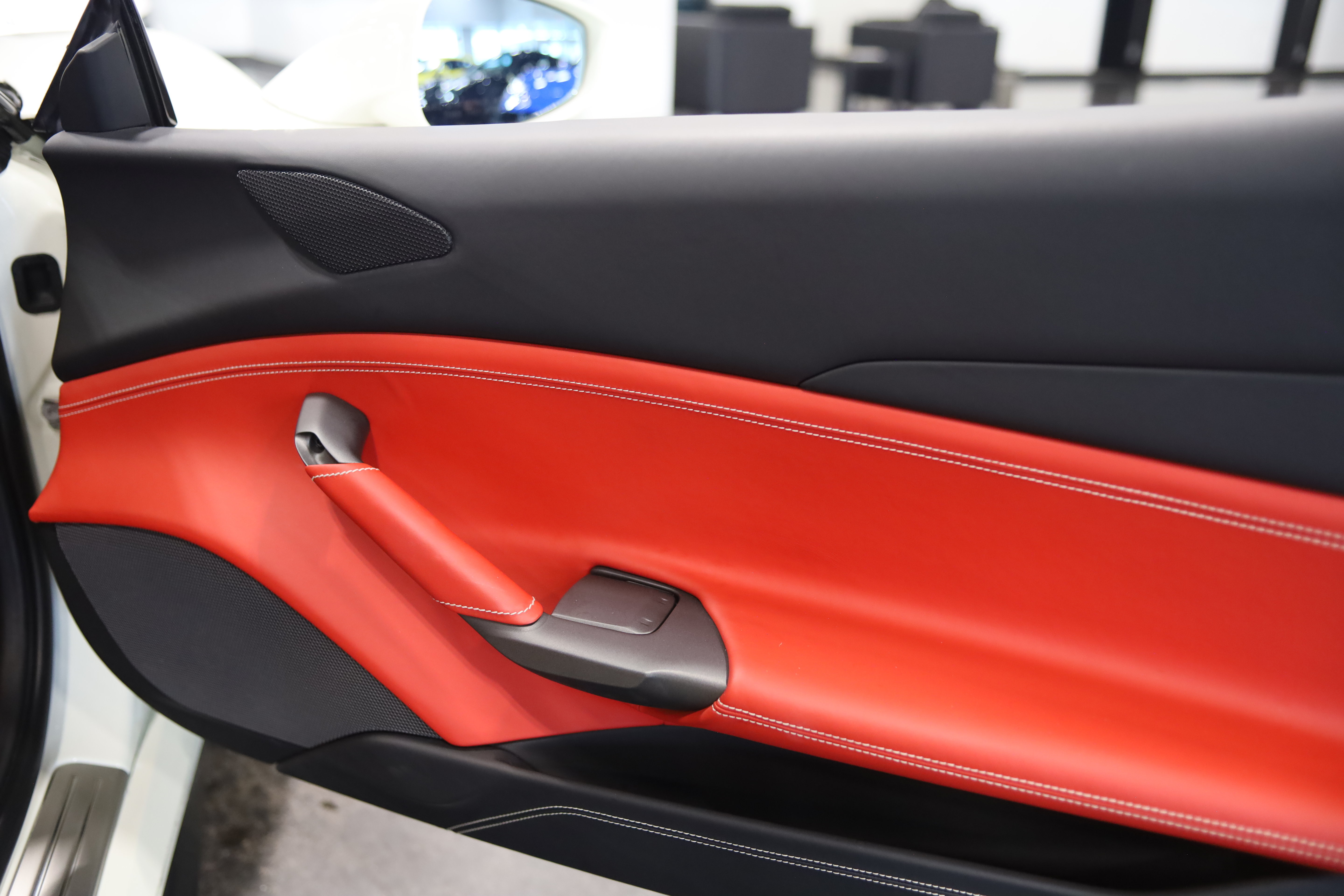 Used 2018 Ferrari 488 GTB RWD image 35
