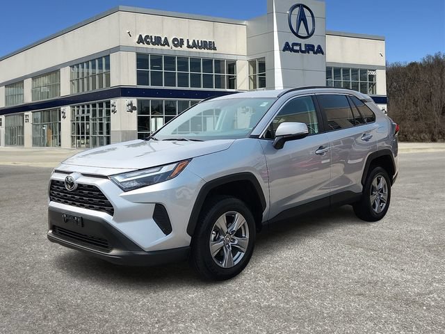 Used 2025 Toyota RAV4 XLE AWD/4WD image 3