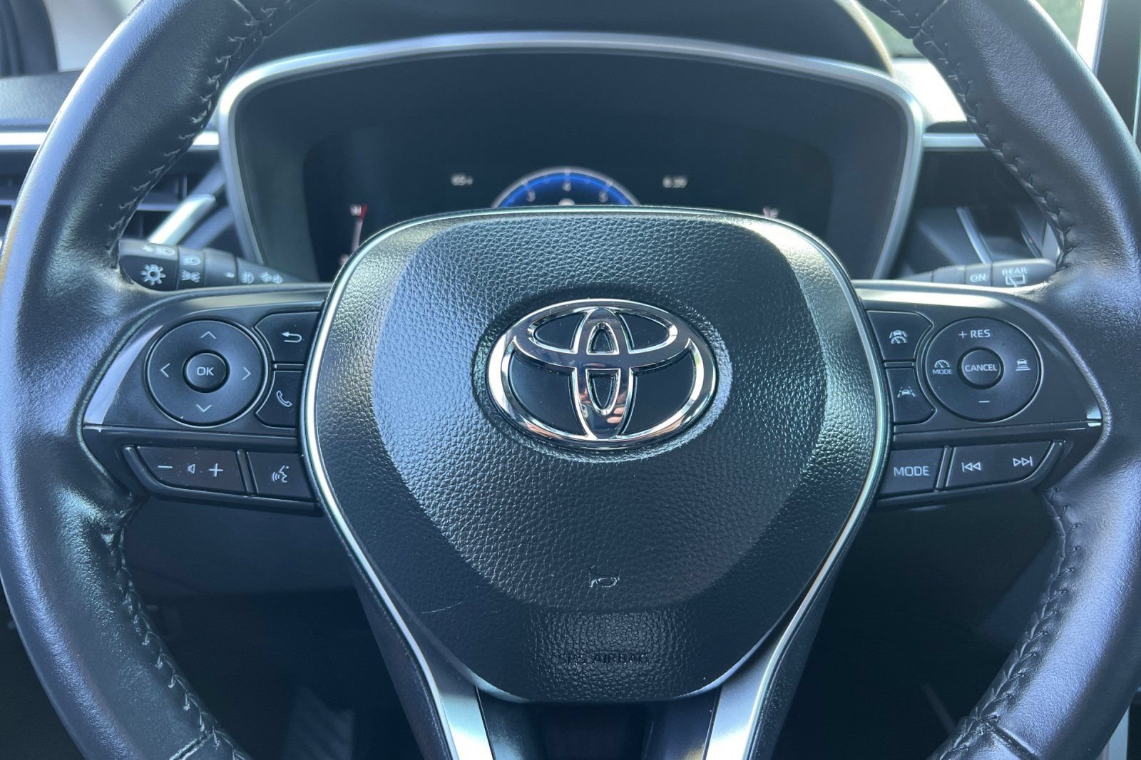 Certified 2025 Toyota Corolla Cross XLE FWD image 33