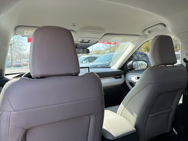 Used 2025 Ford Explorer Active w/ Active Comfort Package image 28