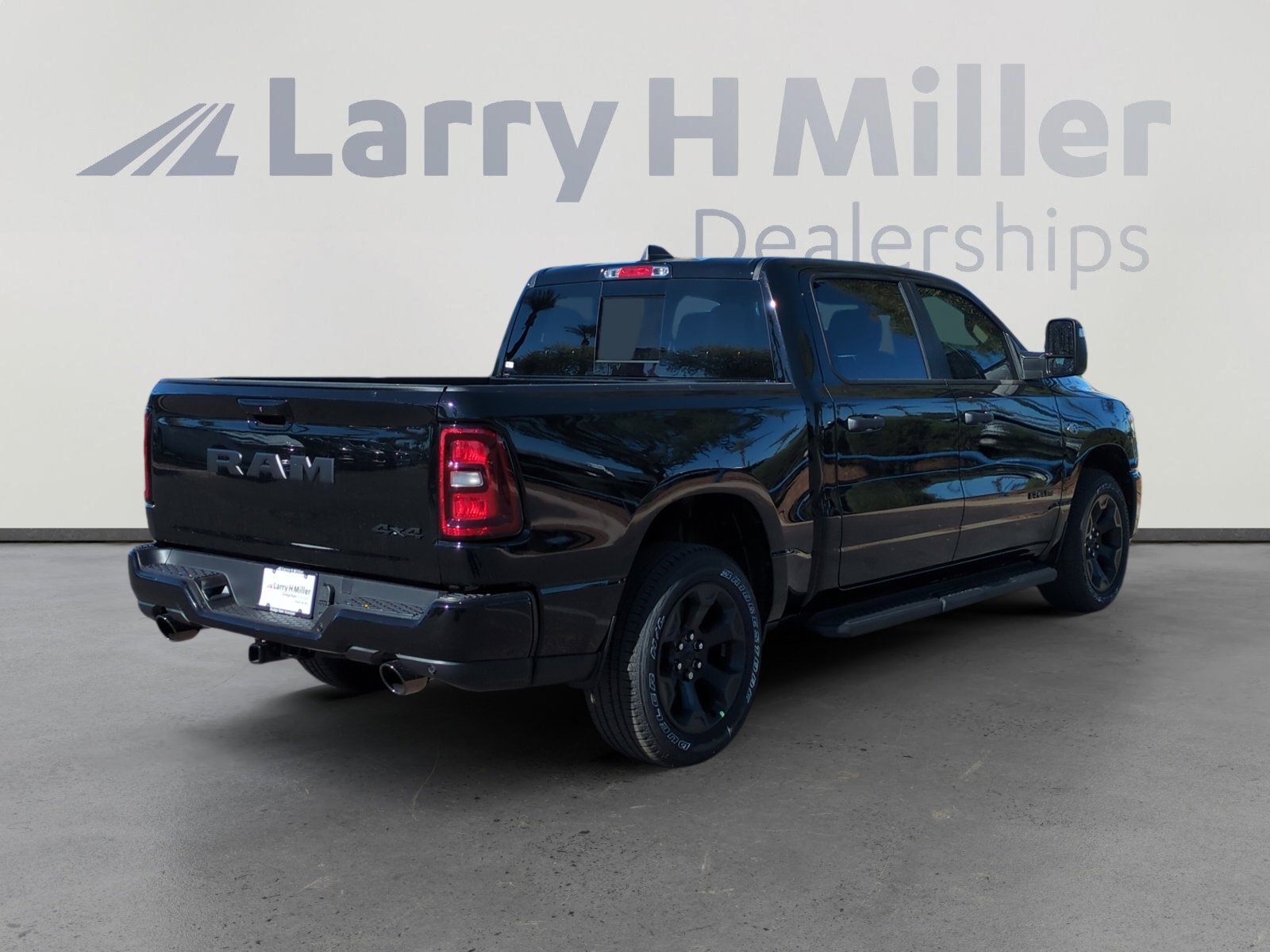 New 2026 RAM 1500 Express AWD/4WD image 5