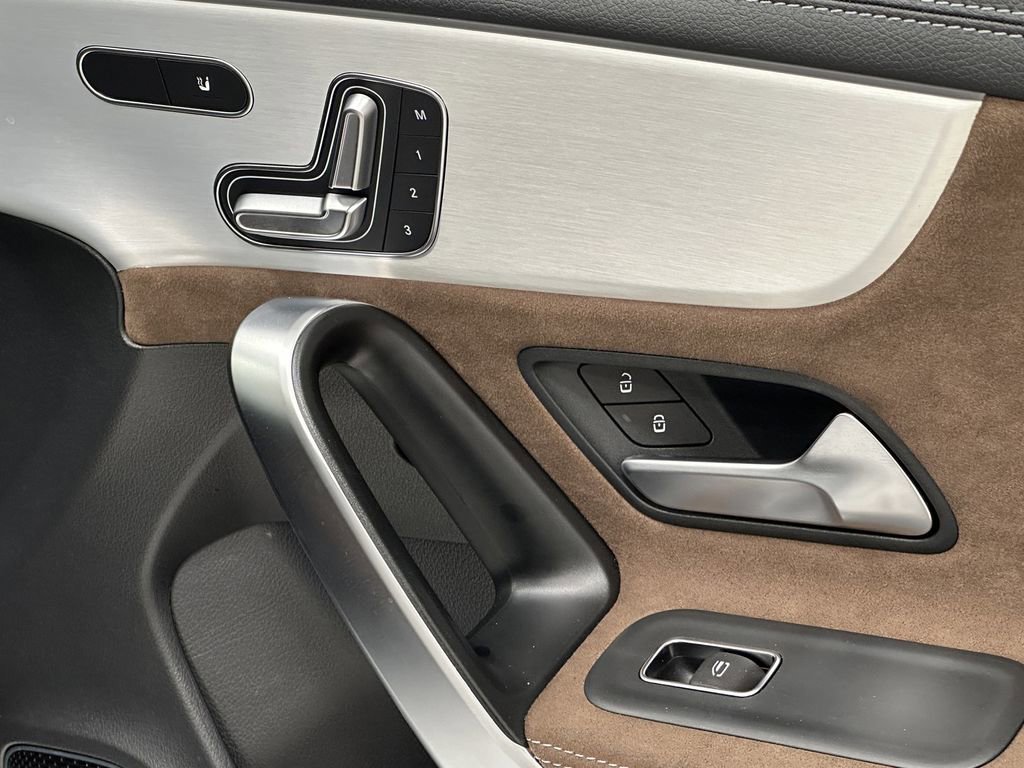Certified 2025 Mercedes-Benz CLA 250 4MATIC image 16