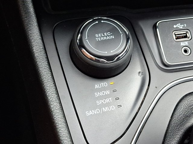 Certified 2021 Jeep Cherokee Latitude Lux AWD/4WD image 28