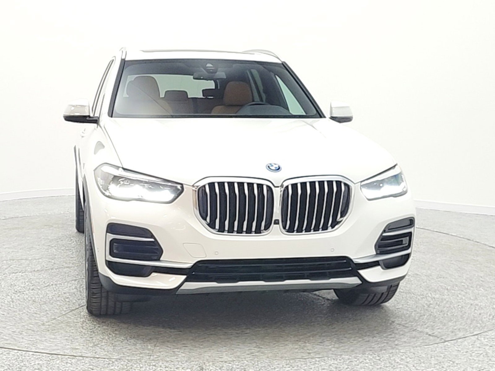 Used 2023 BMW X5 xDrive45e w/ Luxury Seating Package image 3