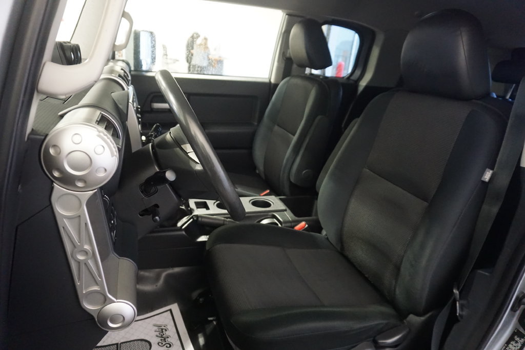 Used 2012 Toyota FJ Cruiser 4WD w/ Convenience Pkg image 15