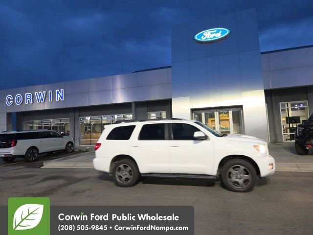 Used 2011 Toyota Sequoia SR5 w/ Sport Appearance Pkg image 4