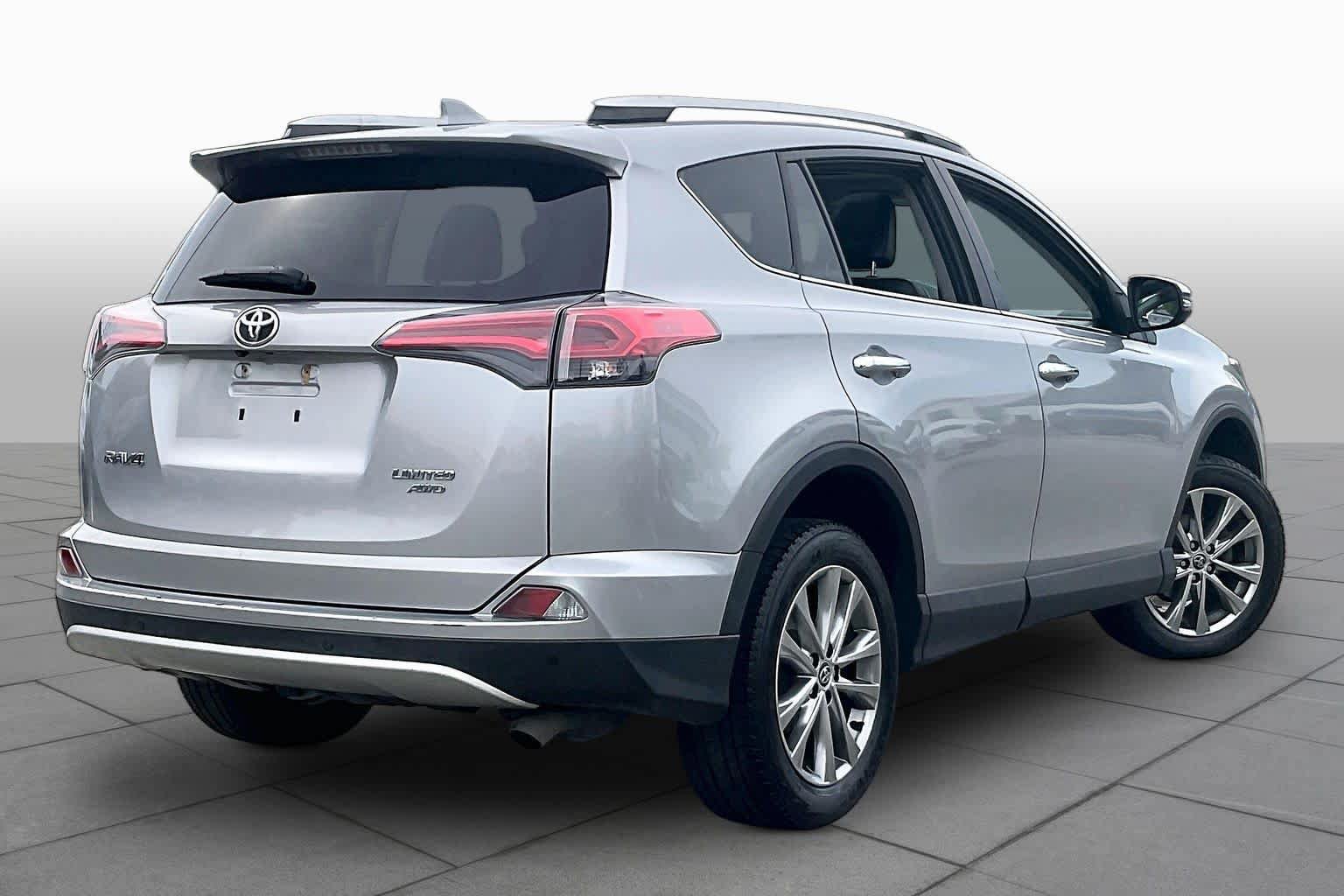 Used 2016 Toyota RAV4 Limited AWD/4WD image 23
