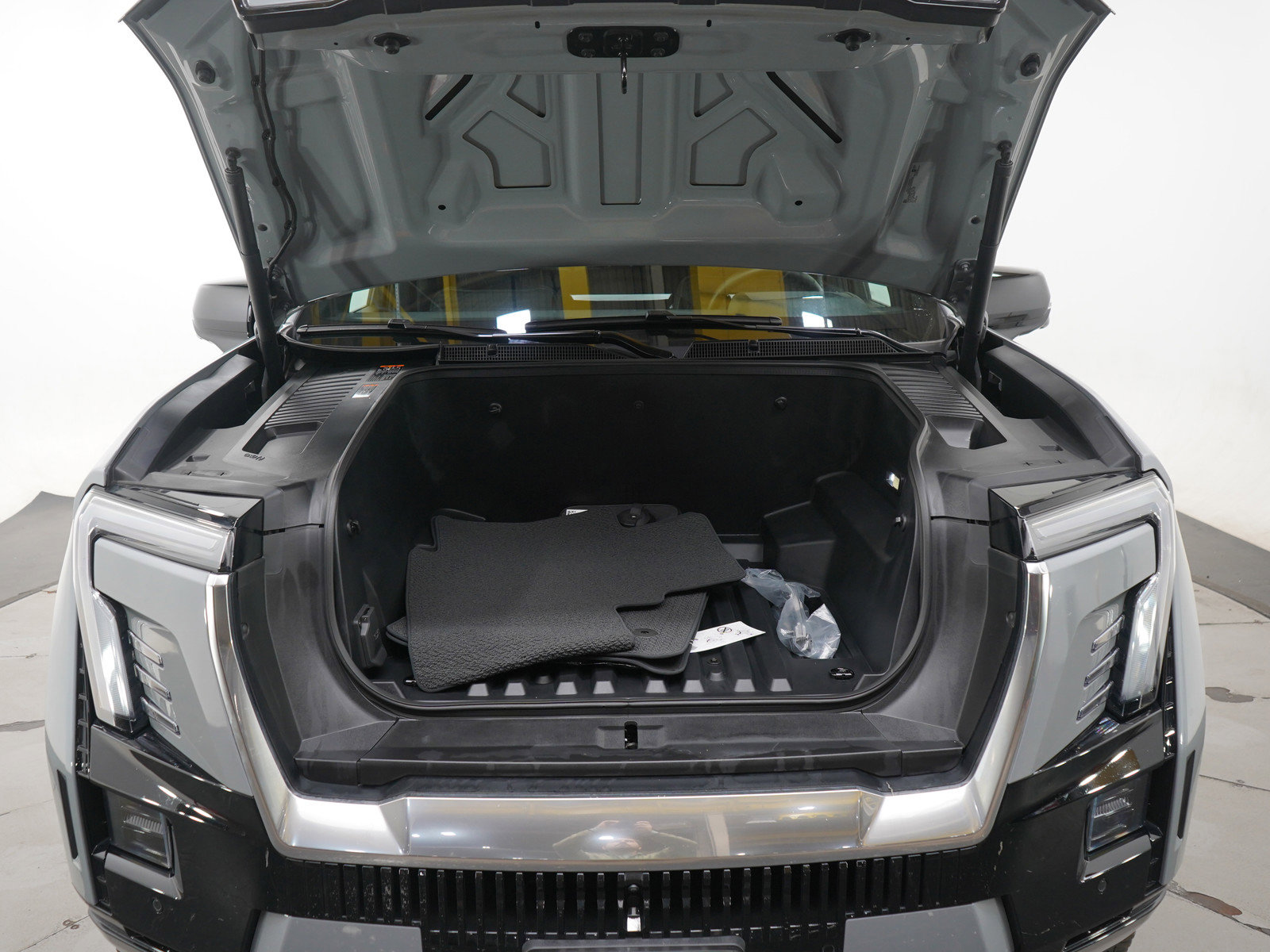 Used 2024 GMC Sierra EV Denali image 29