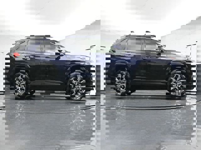 Used 2019 Toyota RAV4 XLE Premium w/ All Weather Liner Package image 28