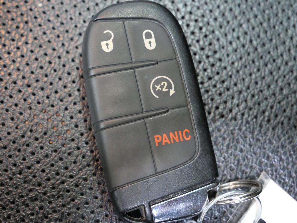 Used 2023 Jeep Compass Limited w/ Sun and Sound Group AWD/4WD image 29