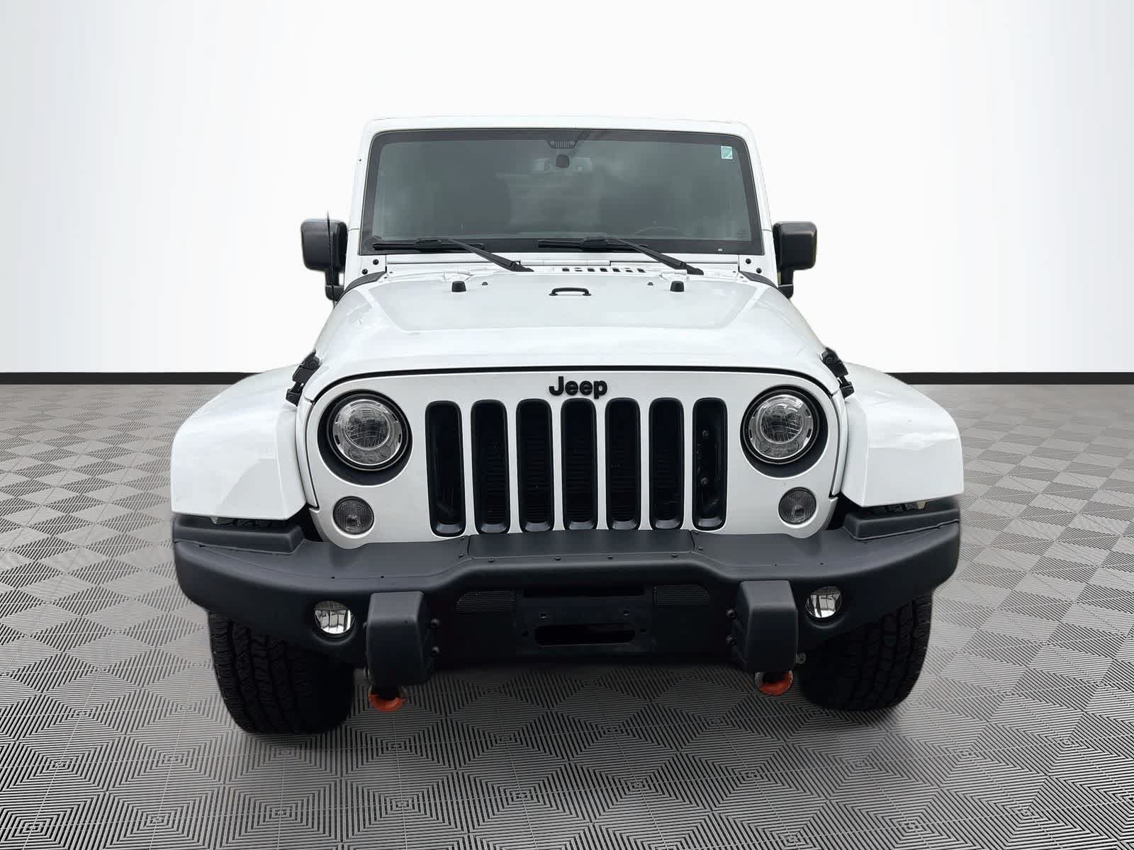 Used 2017 Jeep Wrangler Unlimited Sahara AWD/4WD image 2