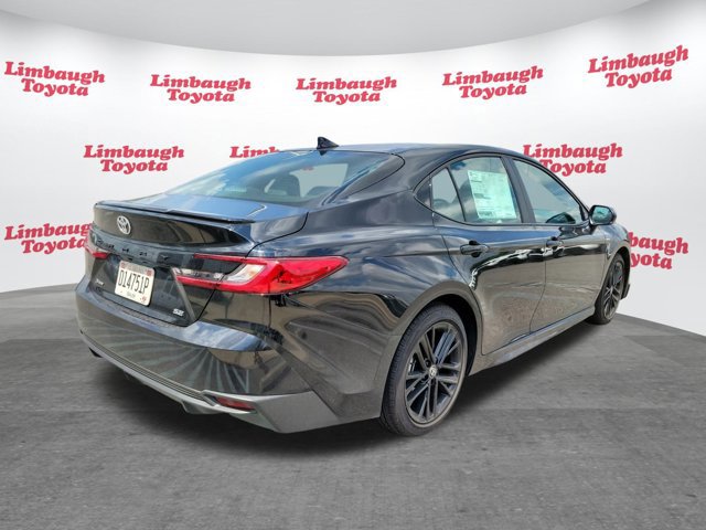 Used 2025 Toyota Camry SE image 21