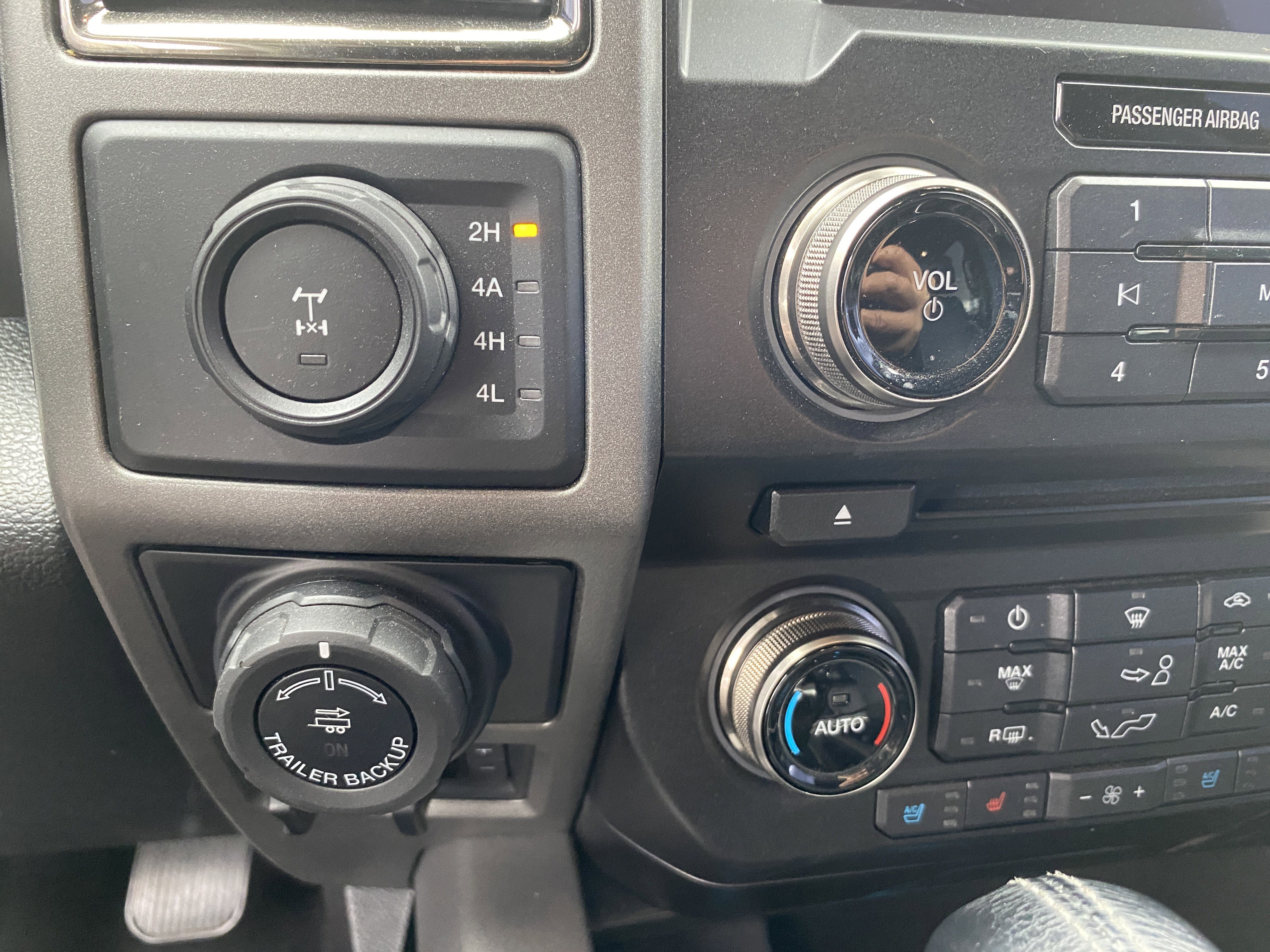 Used 2017 Ford F150 Raptor w/ Equipment Group 802A Luxury image 23