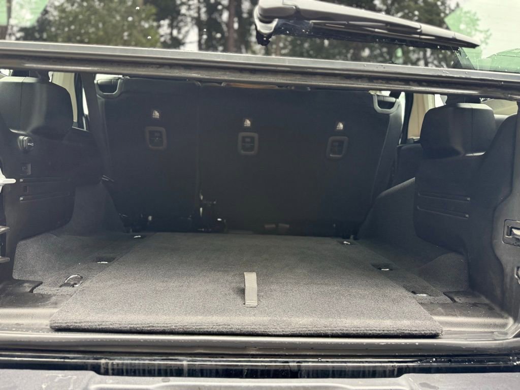 Used 2025 Jeep Wrangler Unlimited Rubicon image 24