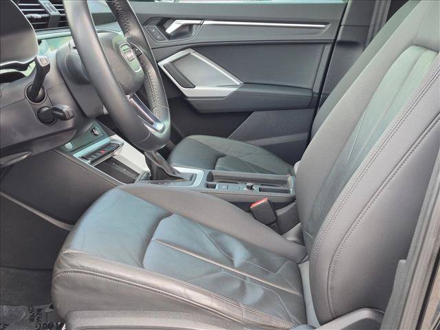 Used 2019 Audi Q3 2.0T Premium w/ Convenience Package AWD/4WD image 15