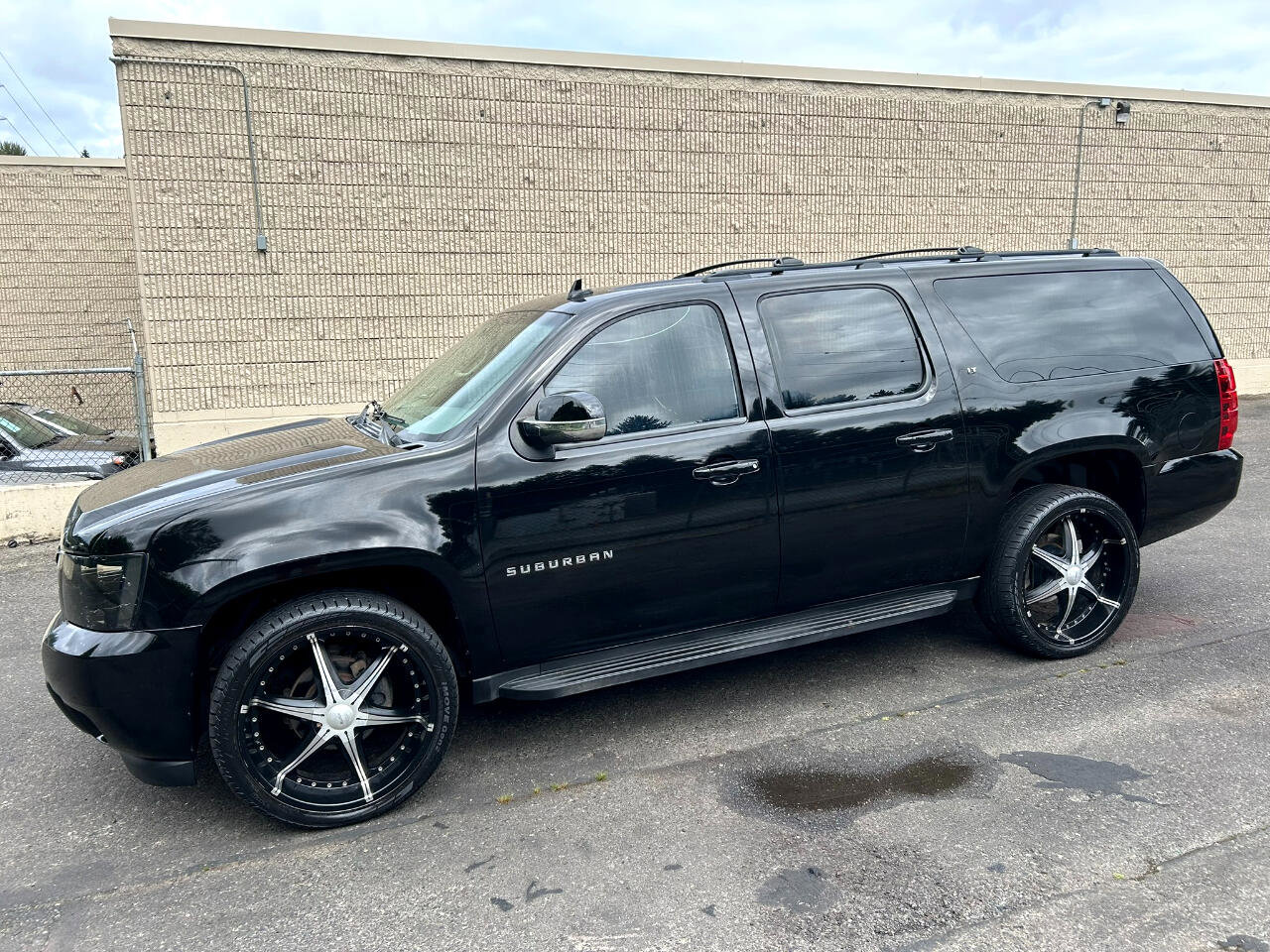 Used 2012 Chevrolet Suburban LT w/ Luxury Package image 8