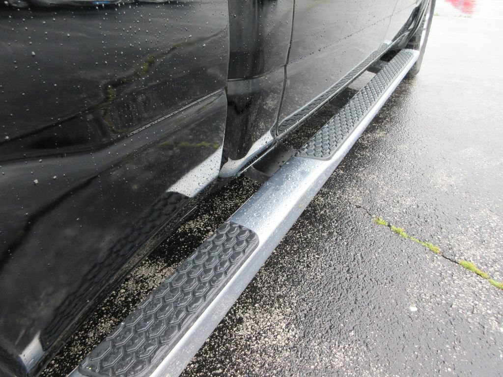 Used 2021 RAM 1500 Laramie AWD/4WD image 12
