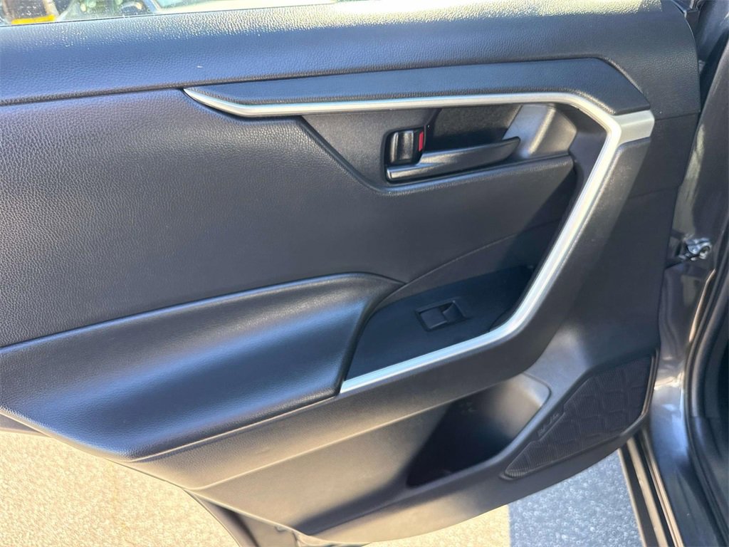 Used 2024 Toyota RAV4 LE image 9