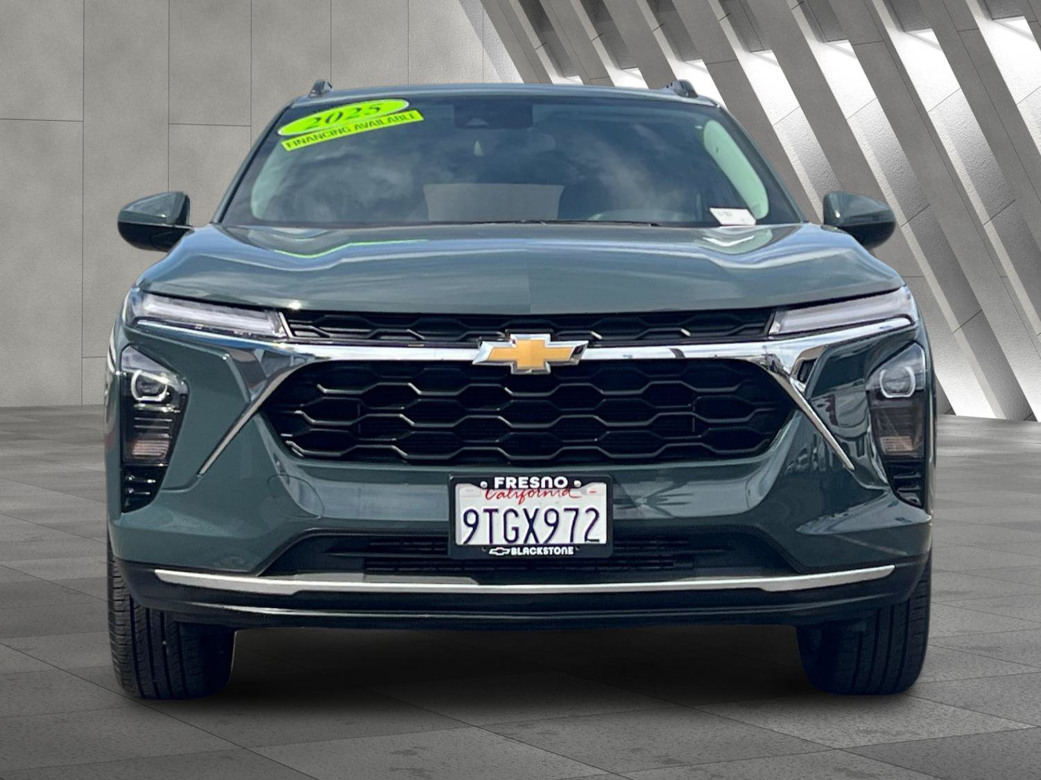Used 2025 Chevrolet Trax LT w/ LT Convenience Package FWD image 7