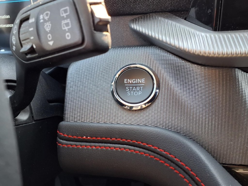 Used 2025 Ford Explorer ST AWD/4WD image 13