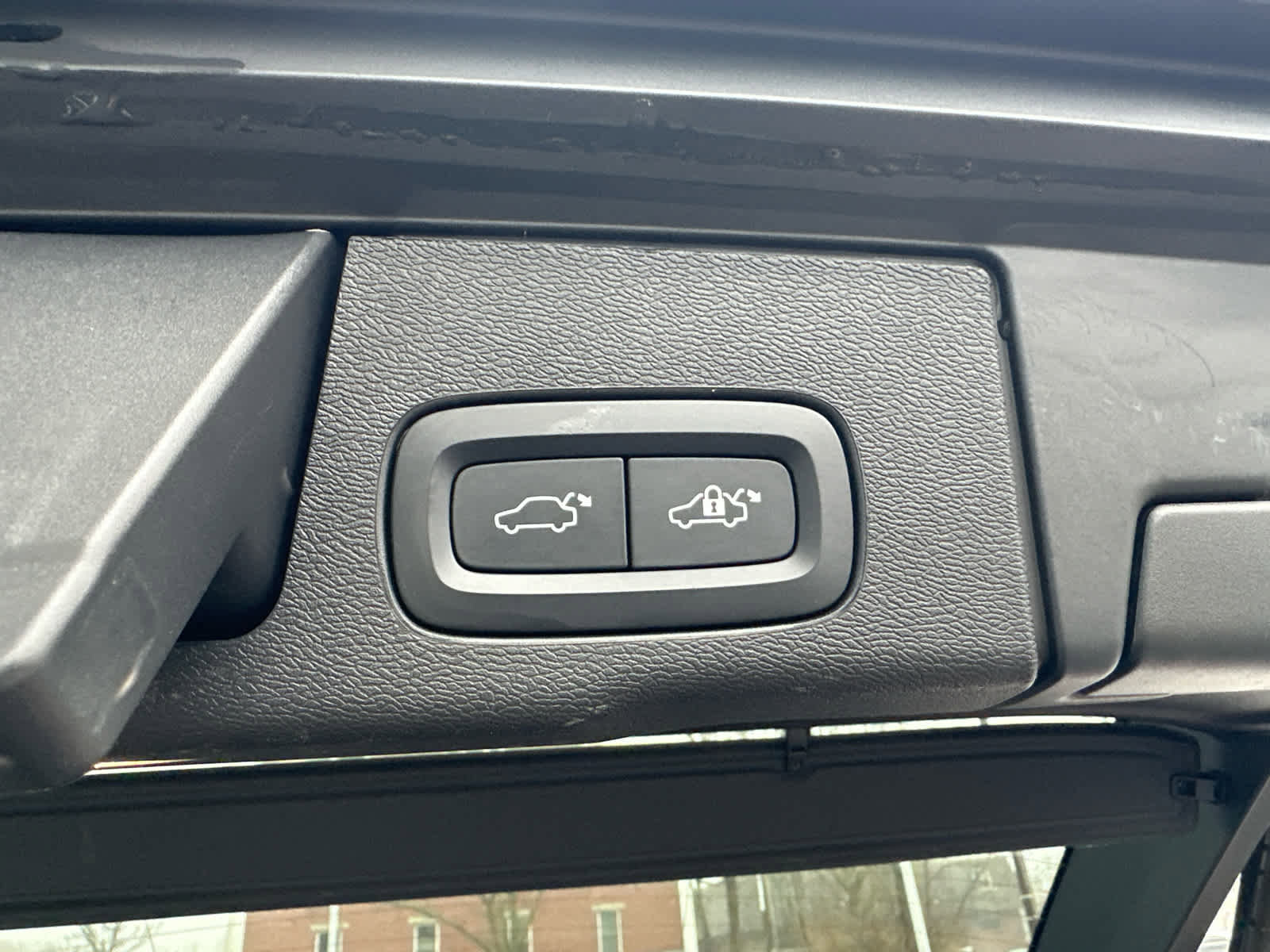 Used 2023 Volvo XC60 B5 Plus image 13