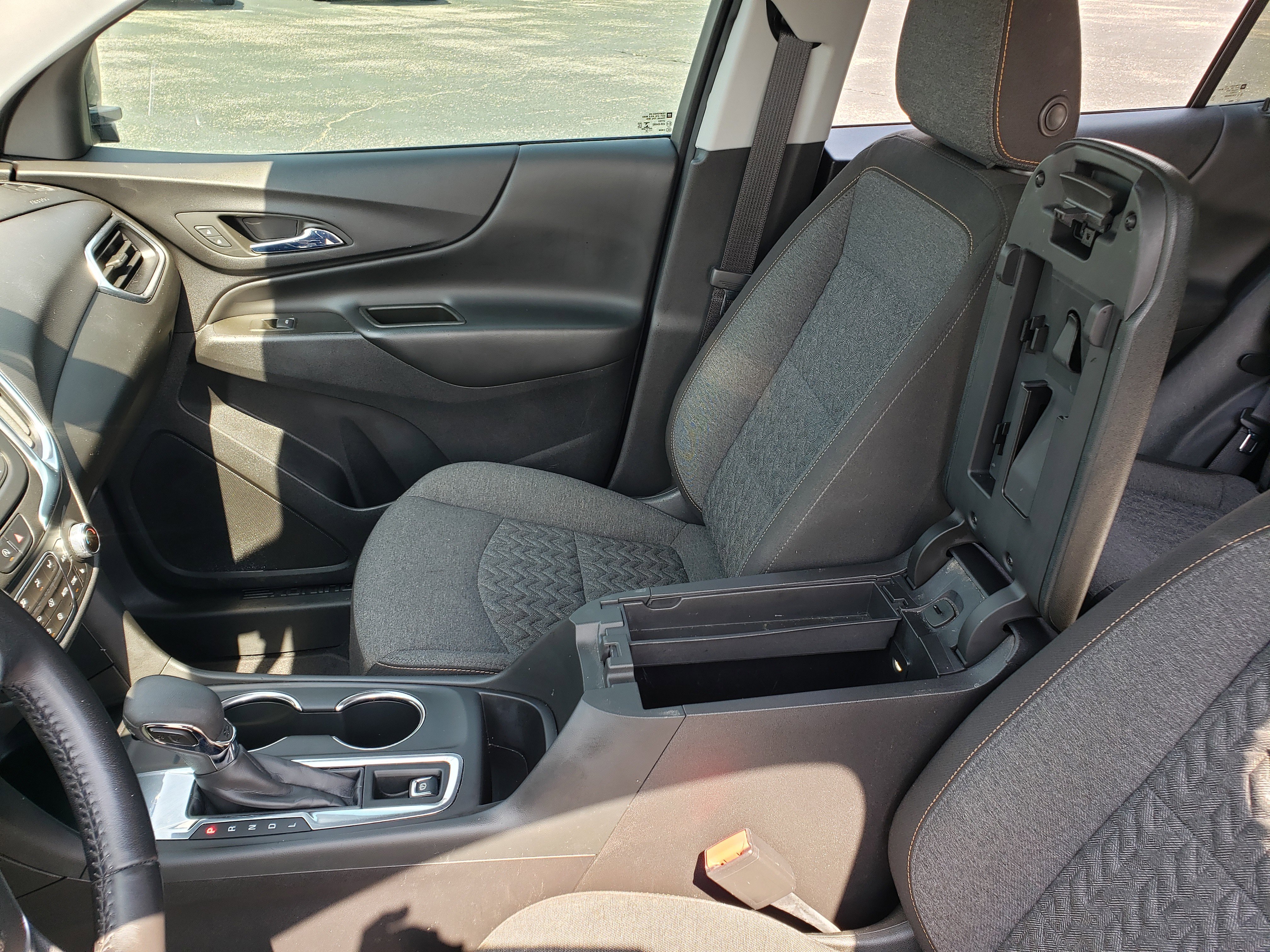 Used 2022 Chevrolet Equinox LT w/ Driver Convenience Package image 27
