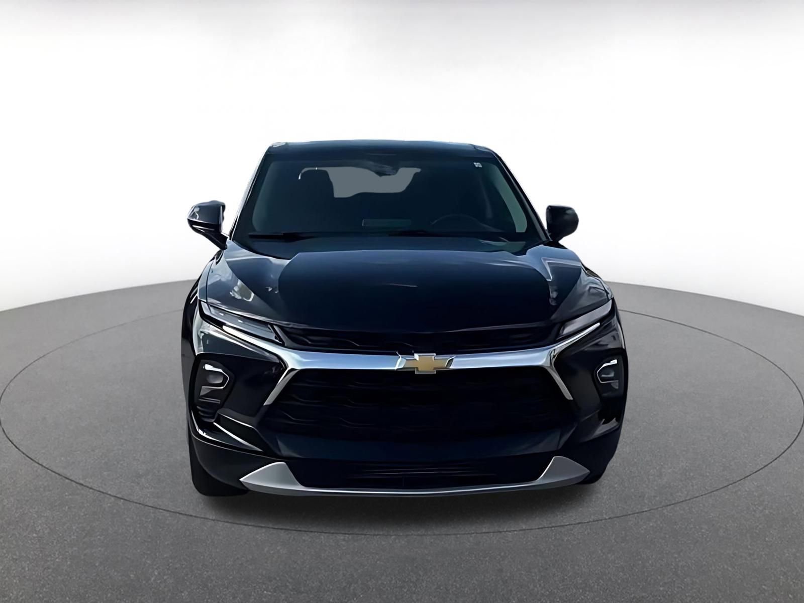 Used 2025 Chevrolet Blazer LT image 4