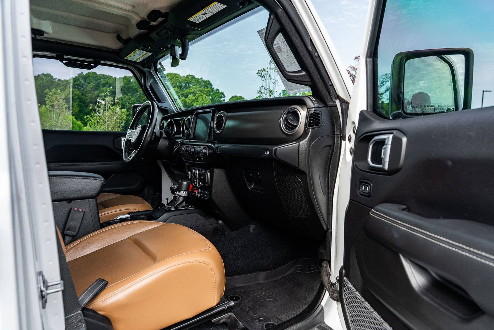 Used 2022 Jeep Gladiator Rubicon w/ LED Lighting Group AWD/4WD image 12