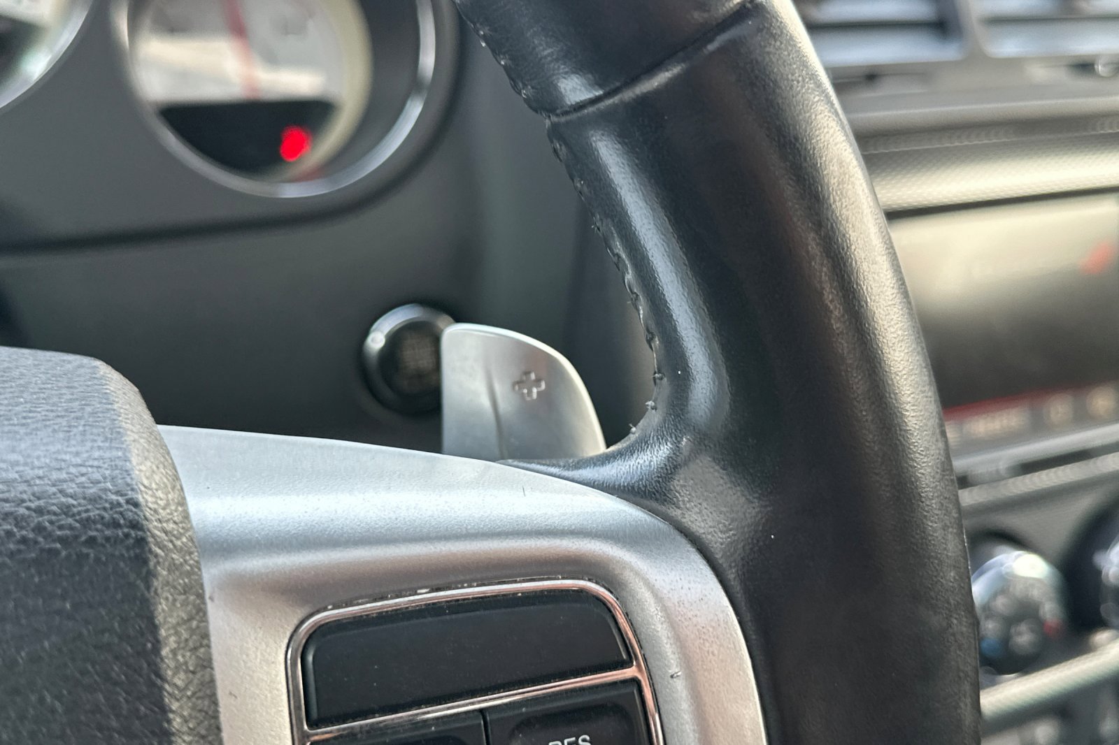 Used 2013 Dodge Challenger R/T image 35